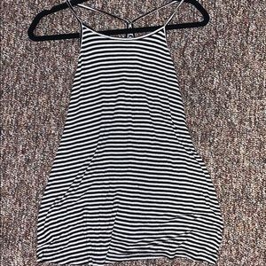 Black & white striped tank top (Razorback)